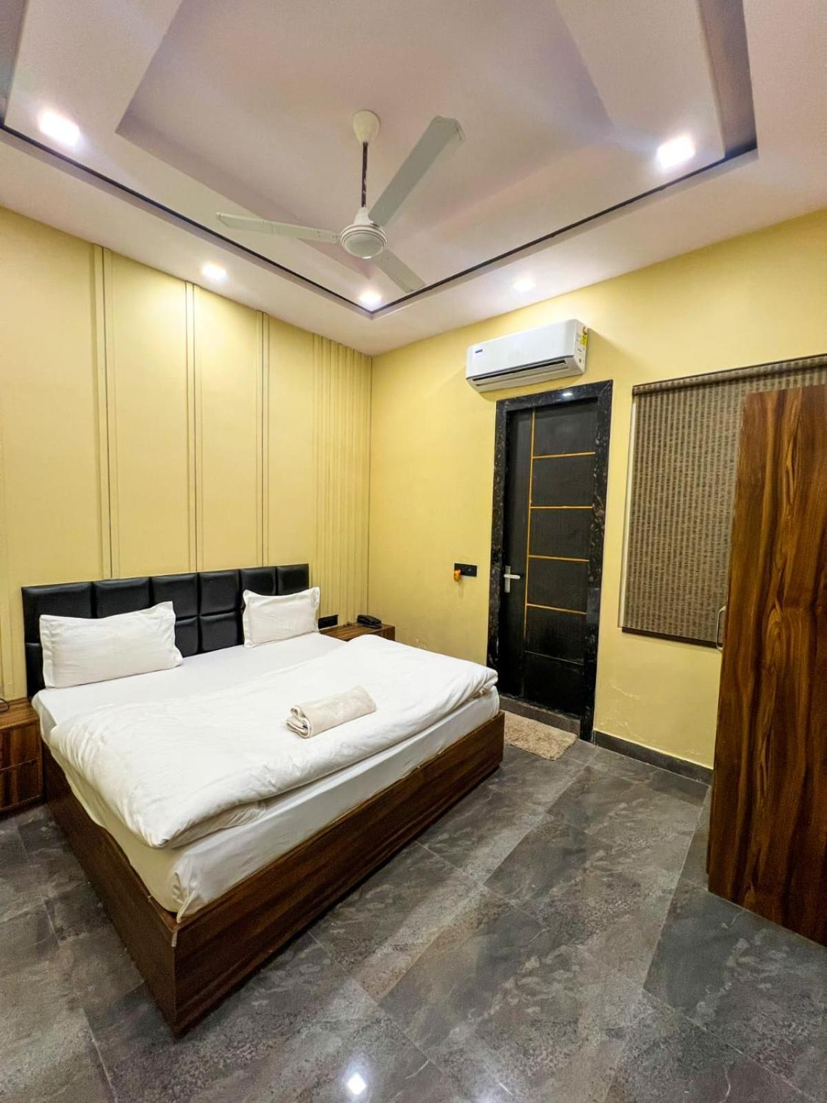 Gsm Hotel Vrindāvan 외부 사진